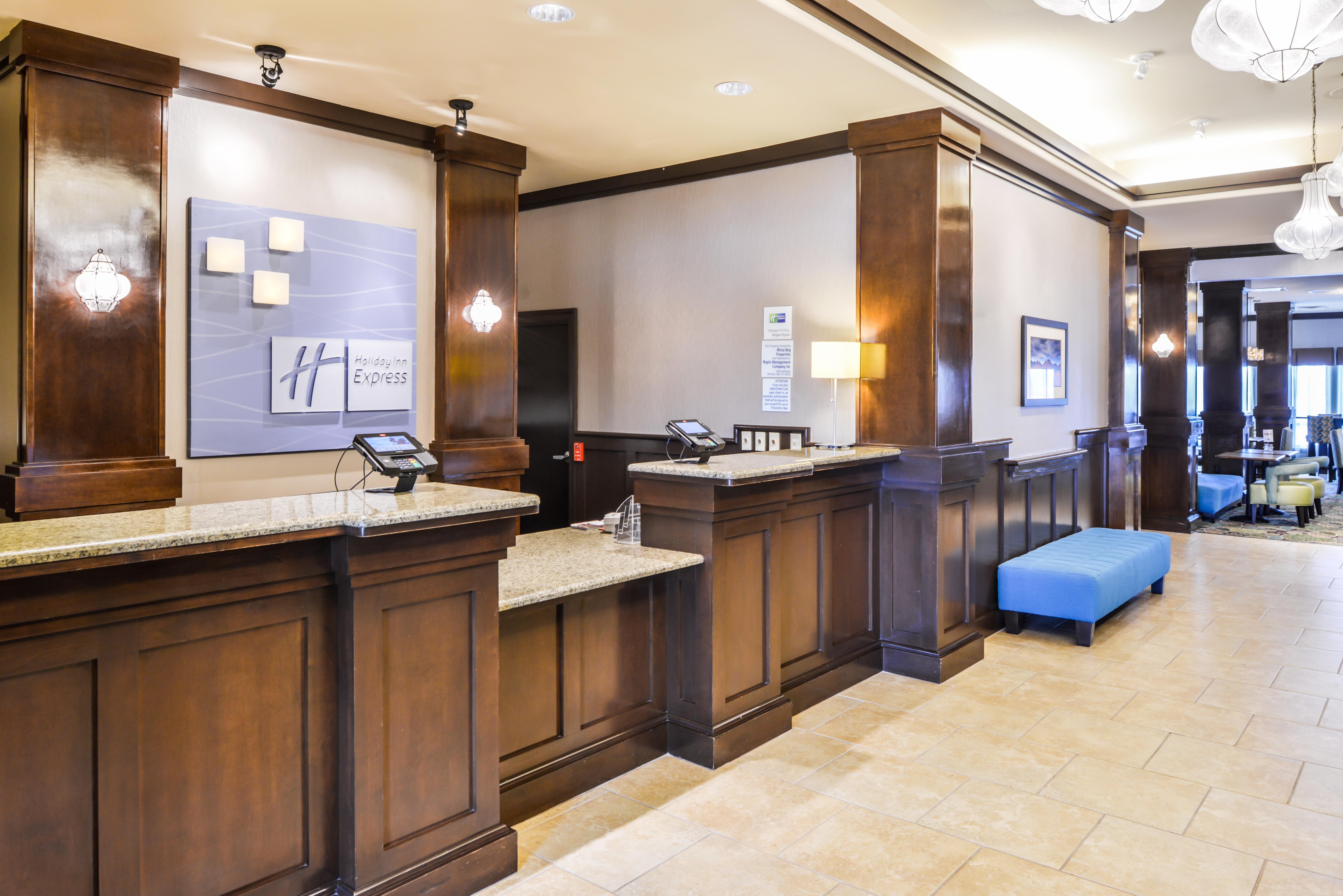Holiday Inn Express Hotel & Suites Wichita Falls By Ihg Exterior photo