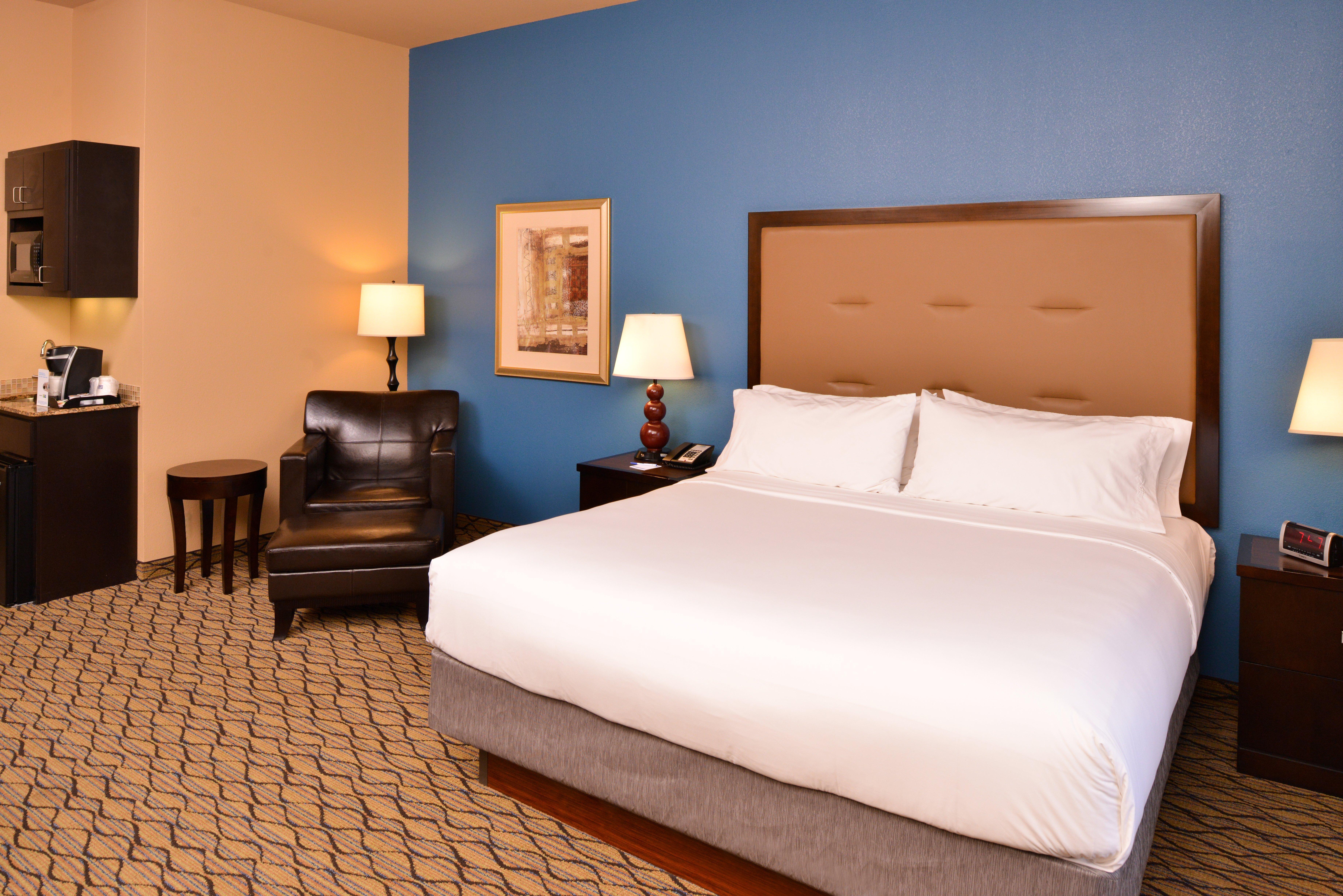 Holiday Inn Express Hotel & Suites Wichita Falls By Ihg Exterior photo