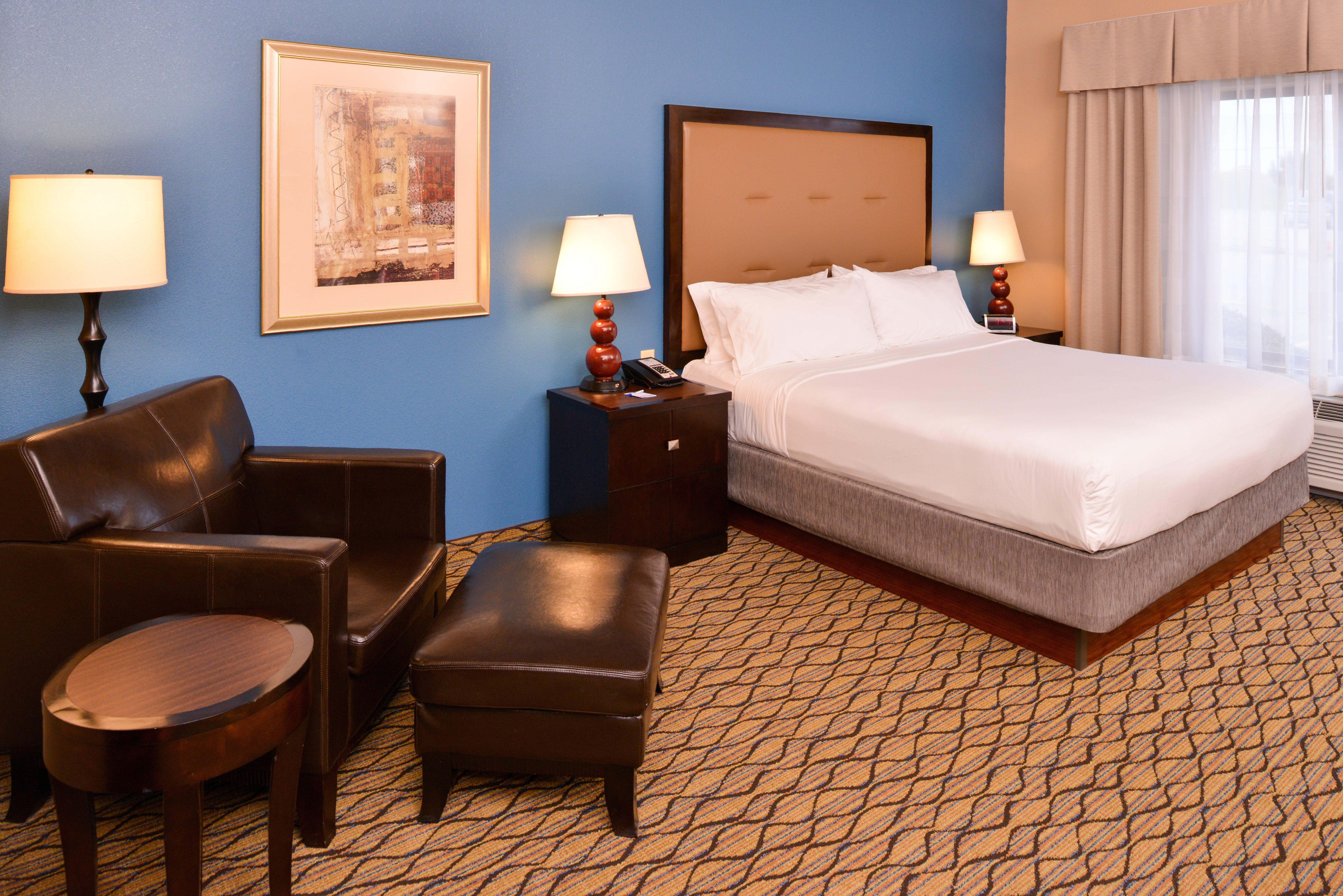 Holiday Inn Express Hotel & Suites Wichita Falls By Ihg Exterior photo