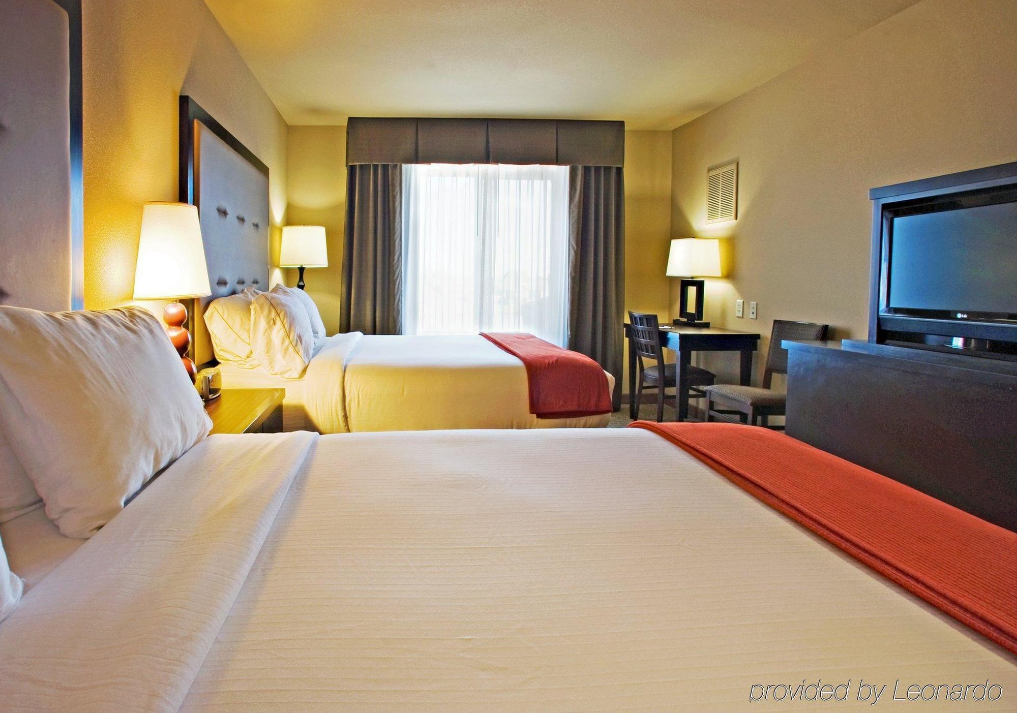 Holiday Inn Express Hotel & Suites Wichita Falls By Ihg Room photo