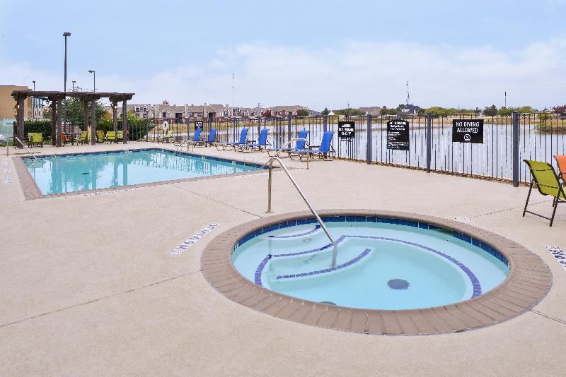 Holiday Inn Express Hotel & Suites Wichita Falls By Ihg Exterior photo